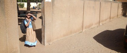 zij ingang van school